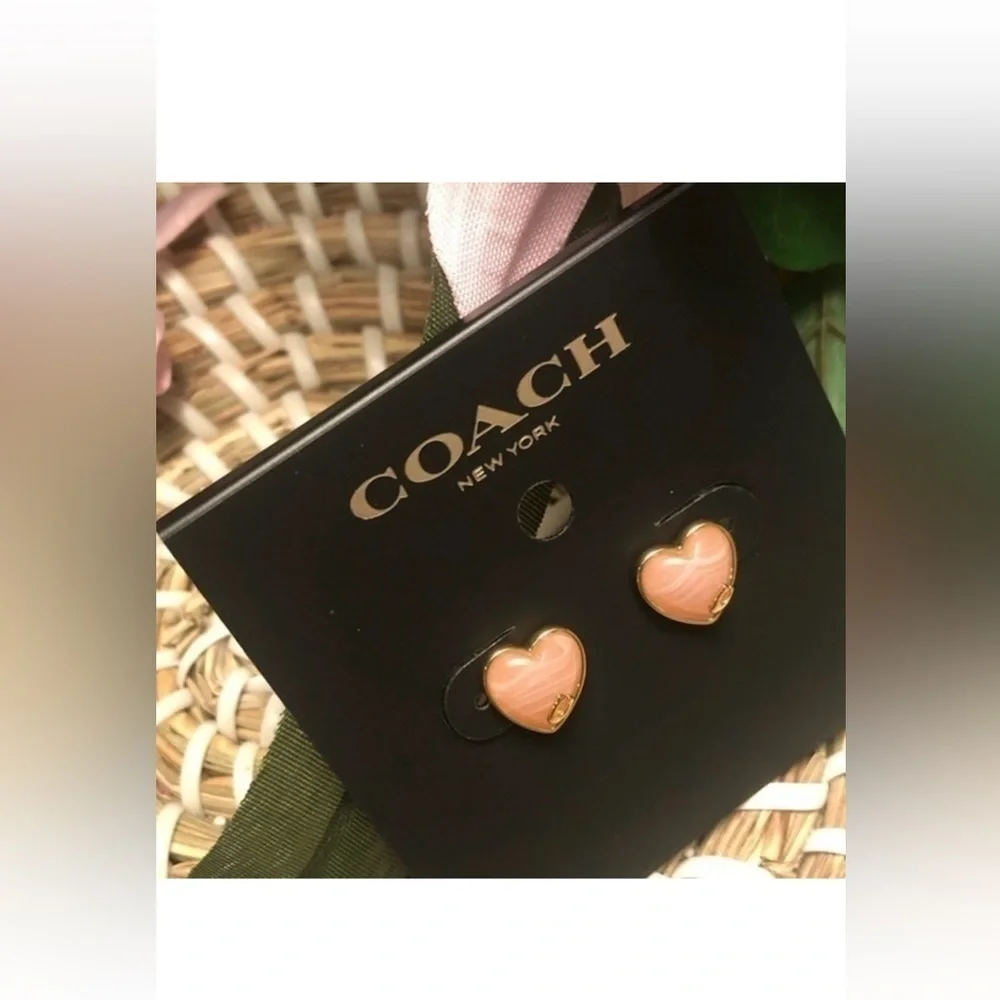 Coach Enamel Heart Stud Earrings Gold Tone C Logo Pink Heart Earring NWT​​​​​​​​ - Picture 2 of 5